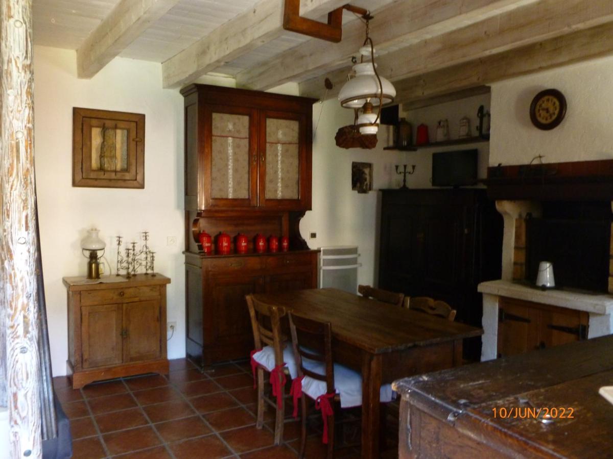 Maison De Village Saint-Paul-des-Fonts Bagian luar foto